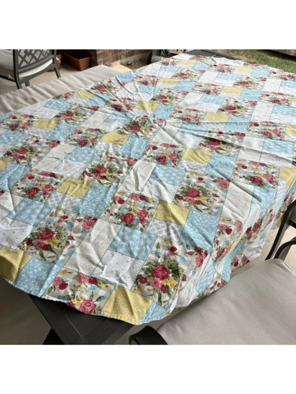 The Pioneer Woman Round Tablecloth 70